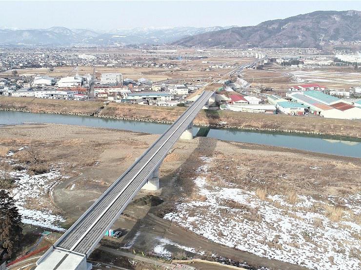 東北中央自動車道　阿武隈川橋上部工（伊達大橋）