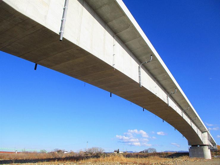 東北中央自動車道　阿武隈川橋上部工（伊達大橋）